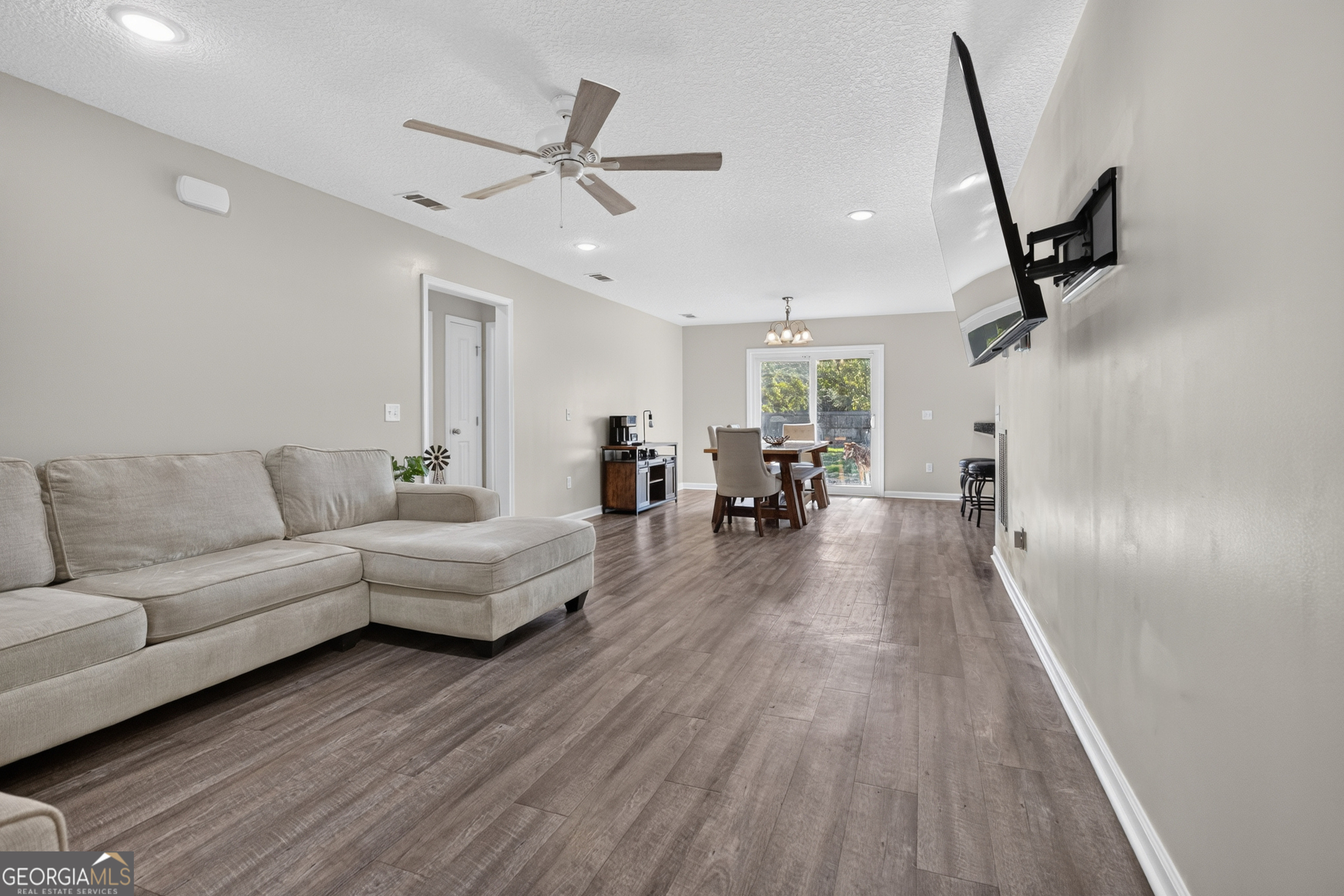 1032 Spring Grove Road Jesup, GA 31545 - Photo 4 of 29 Gallery Image 4