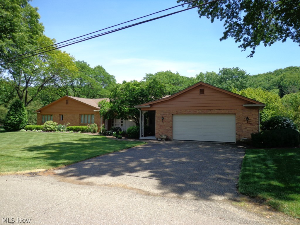 1269 Lakeview Road Northwest New Philadelphia, OH 44663 - Photo 2 of 3