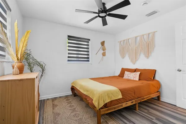 $4,000 | 5920 Northeast 2nd Terrace, Oakland Park, FL 33334