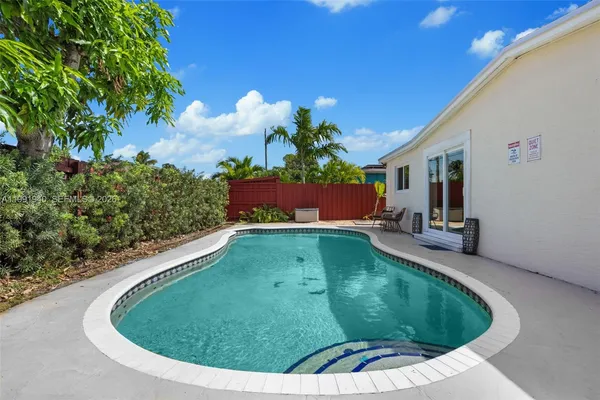 $4,000 | 5920 Northeast 2nd Terrace, Oakland Park, FL 33334