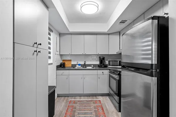 $4,000 | 5920 Northeast 2nd Terrace, Oakland Park, FL 33334