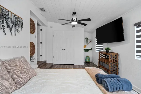 $4,000 | 5920 Northeast 2nd Terrace, Oakland Park, FL 33334