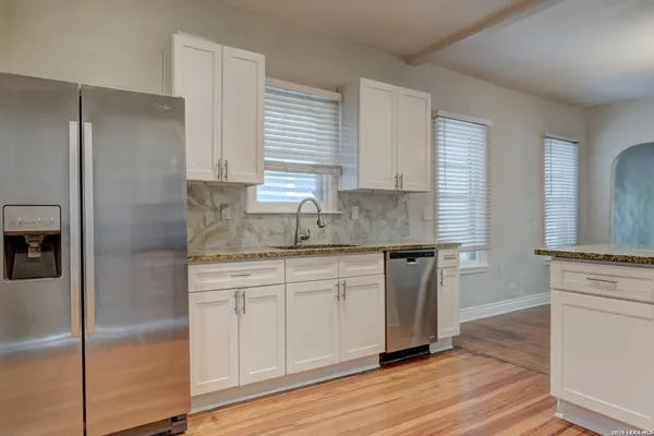 $2,195 | 1932 West Huisache Avenue, San Antonio, TX 78201