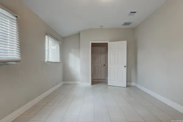 $2,195 | 1932 West Huisache Avenue, San Antonio, TX 78201
