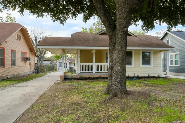 $2,195 | 1932 West Huisache Avenue, San Antonio, TX 78201