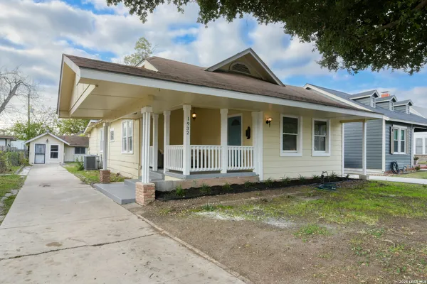 $2,195 | 1932 West Huisache Avenue, San Antonio, TX 78201