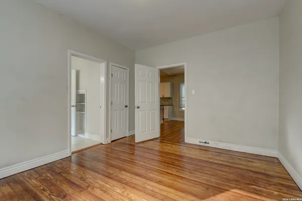 $2,195 | 1932 West Huisache Avenue, San Antonio, TX 78201