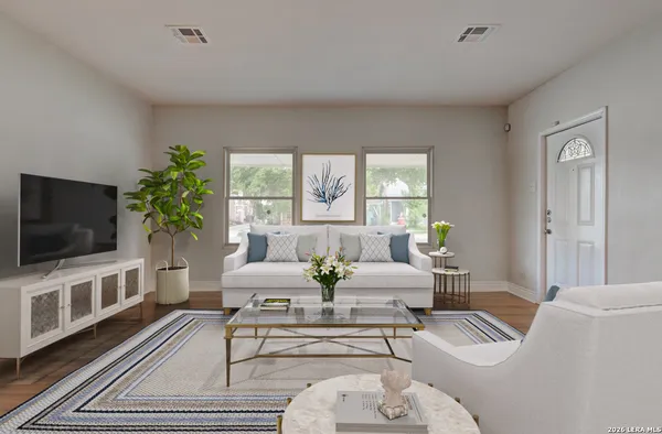$2,195 | 1932 West Huisache Avenue, San Antonio, TX 78201