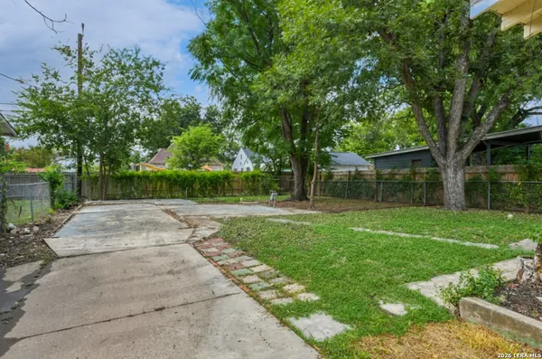 $2,195 | 1932 West Huisache Avenue, San Antonio, TX 78201