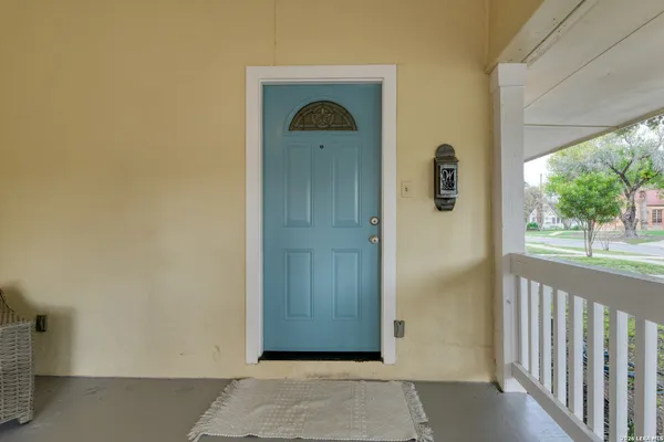 $2,195 | 1932 West Huisache Avenue, San Antonio, TX 78201