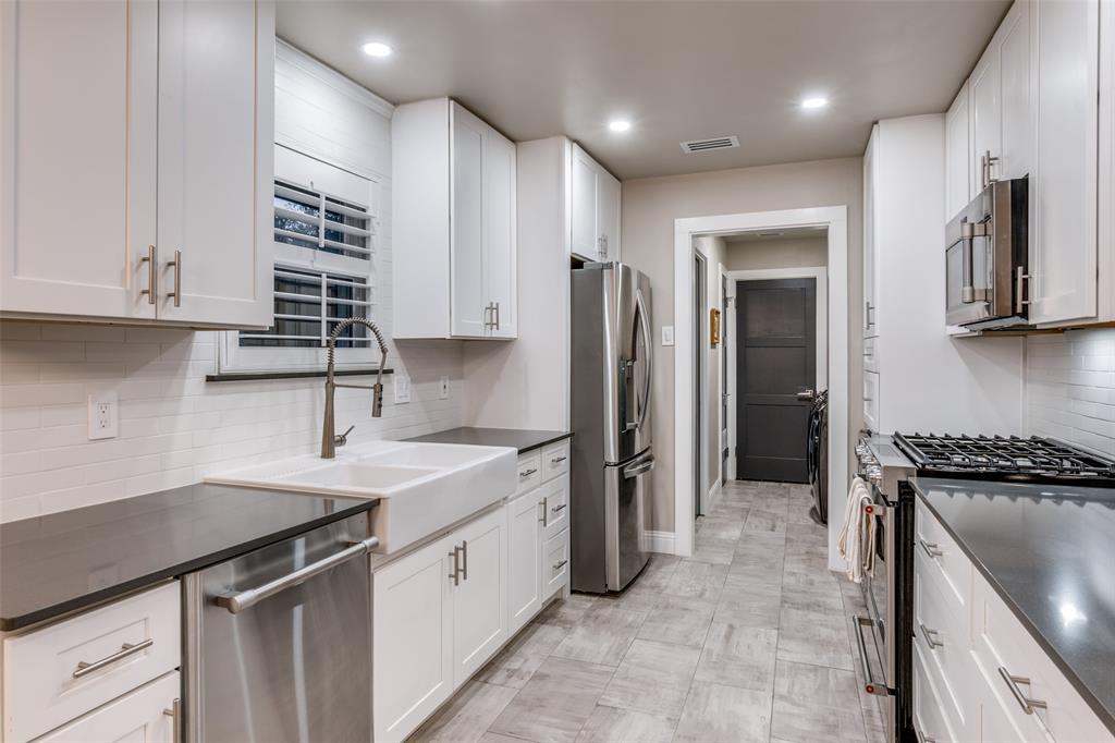 3135 Timberview Road Dallas, TX 75229 - Photo 16 of 36