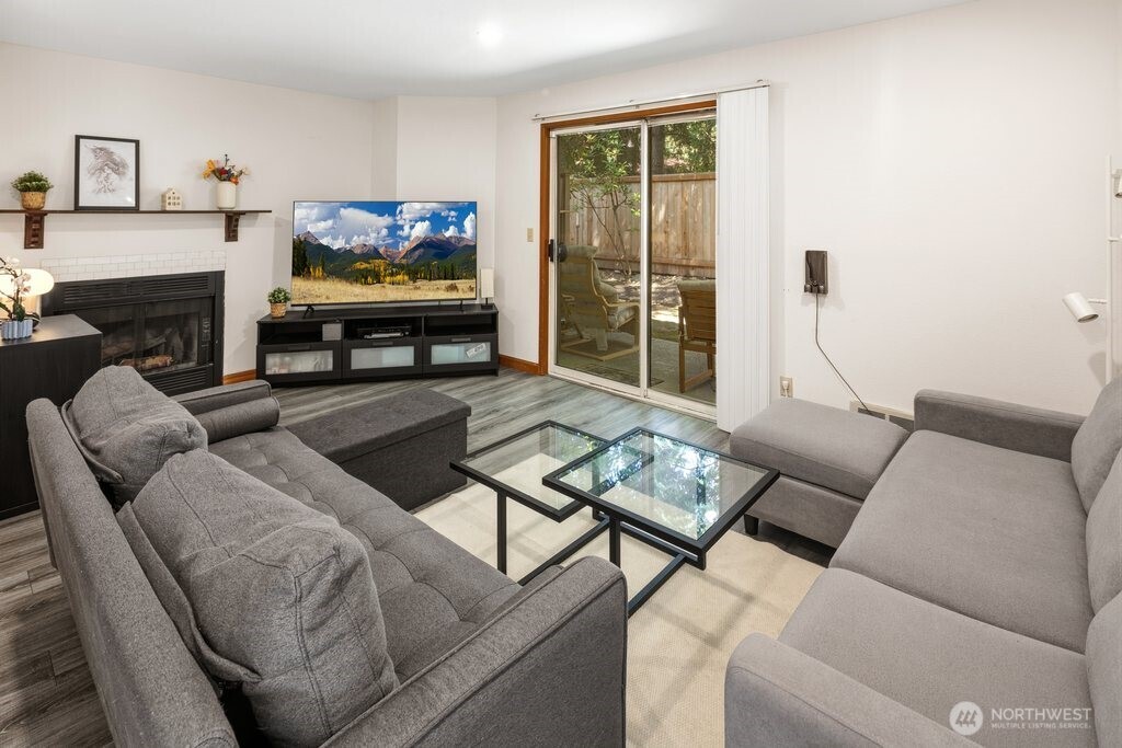 18910 Bothell Everett Highway, Unit D4 Bothell, WA 98012 - Photo 2 of 20