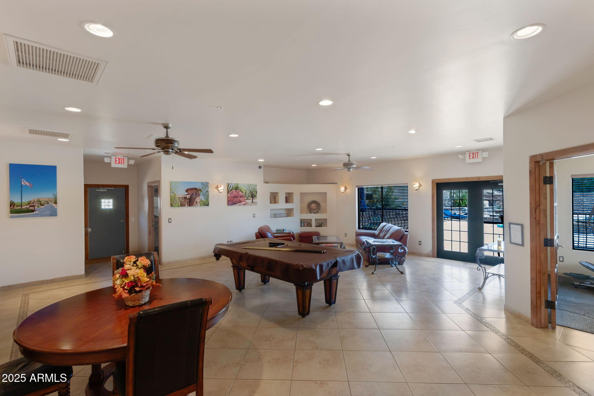 6025 North Hanover Court Rimrock, AZ 86335 - Photo 27 of 30 a living room with furniture and a dining table