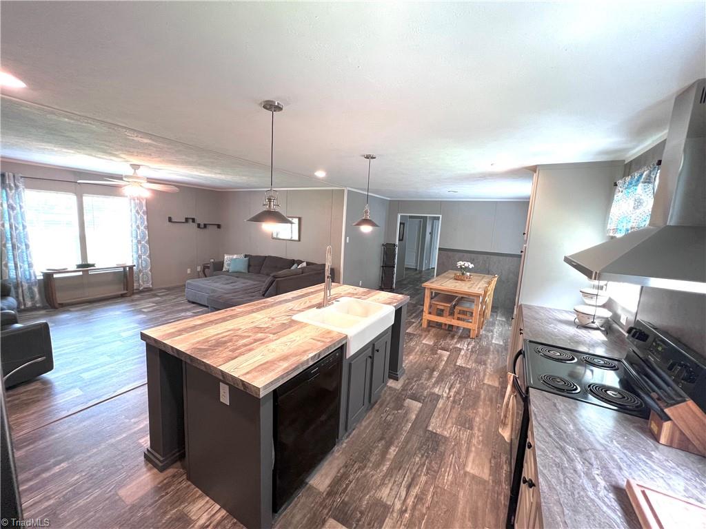 372 Wilson Road Reidsville, NC 27320 - Photo 4 of 28 Gallery Image 4