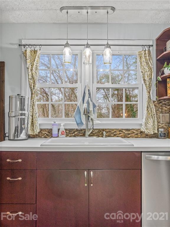61 Hickory Tree Road Asheville, NC 28805 - Photo 11 of 30 Gallery Image 11