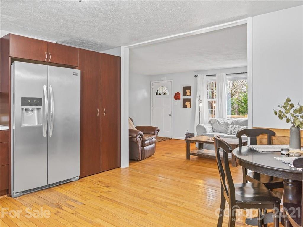61 Hickory Tree Road Asheville, NC 28805 - Photo 12 of 30 Gallery Image 12