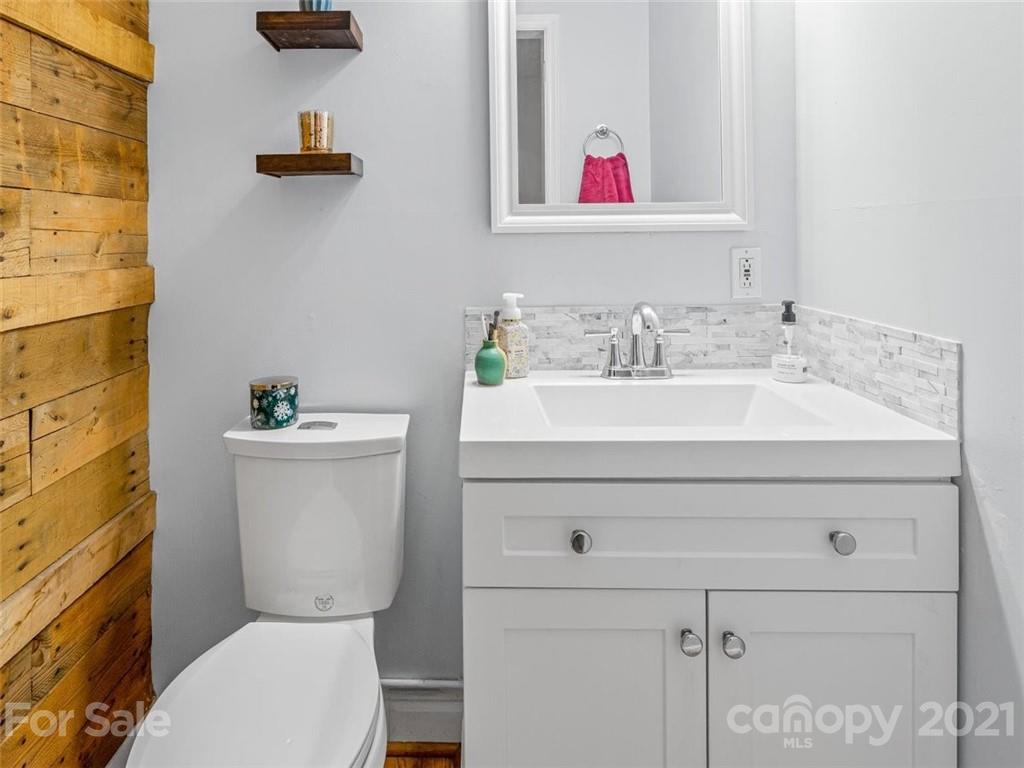 61 Hickory Tree Road Asheville, NC 28805 - Photo 17 of 30 Gallery Image 17