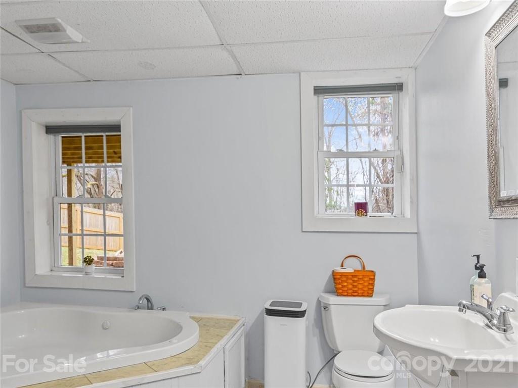 61 Hickory Tree Road Asheville, NC 28805 - Photo 24 of 30 Gallery Image 24