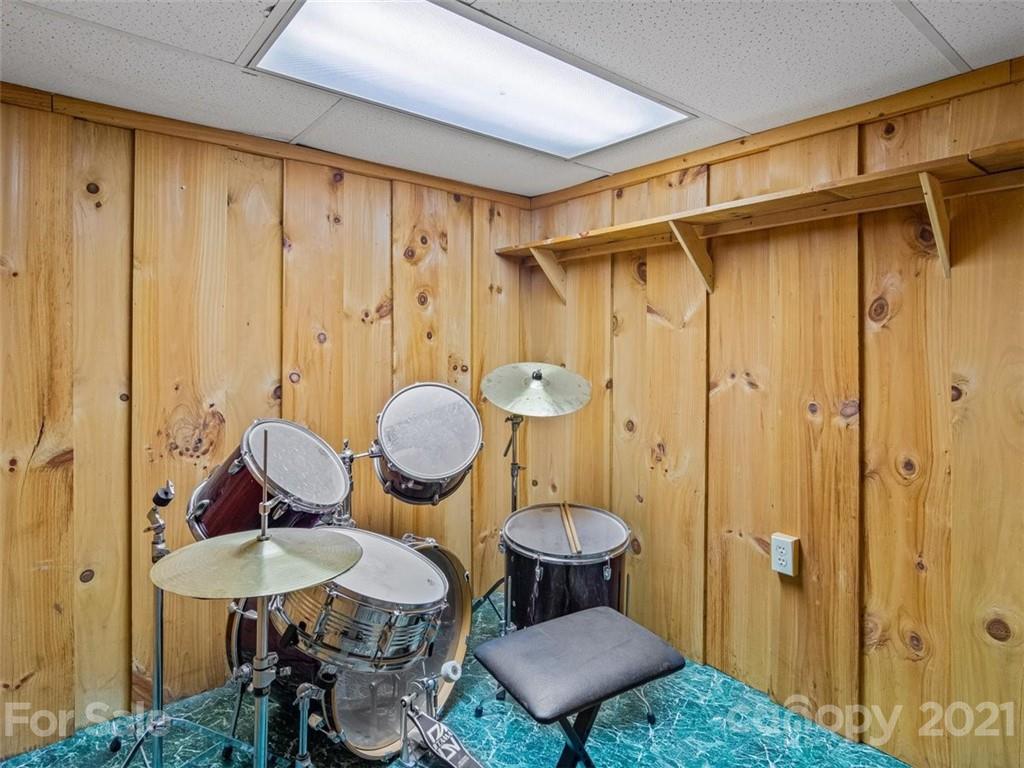 61 Hickory Tree Road Asheville, NC 28805 - Photo 25 of 30 Gallery Image 25