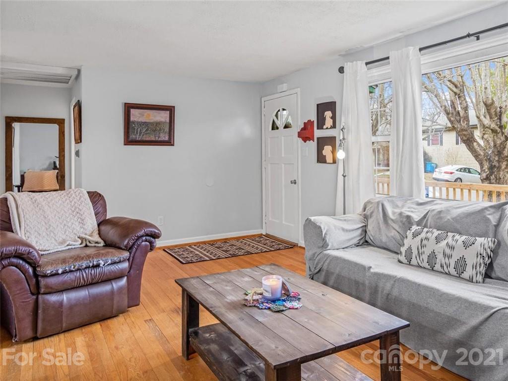 61 Hickory Tree Road Asheville, NC 28805 - Photo 7 of 30 Gallery Image 7