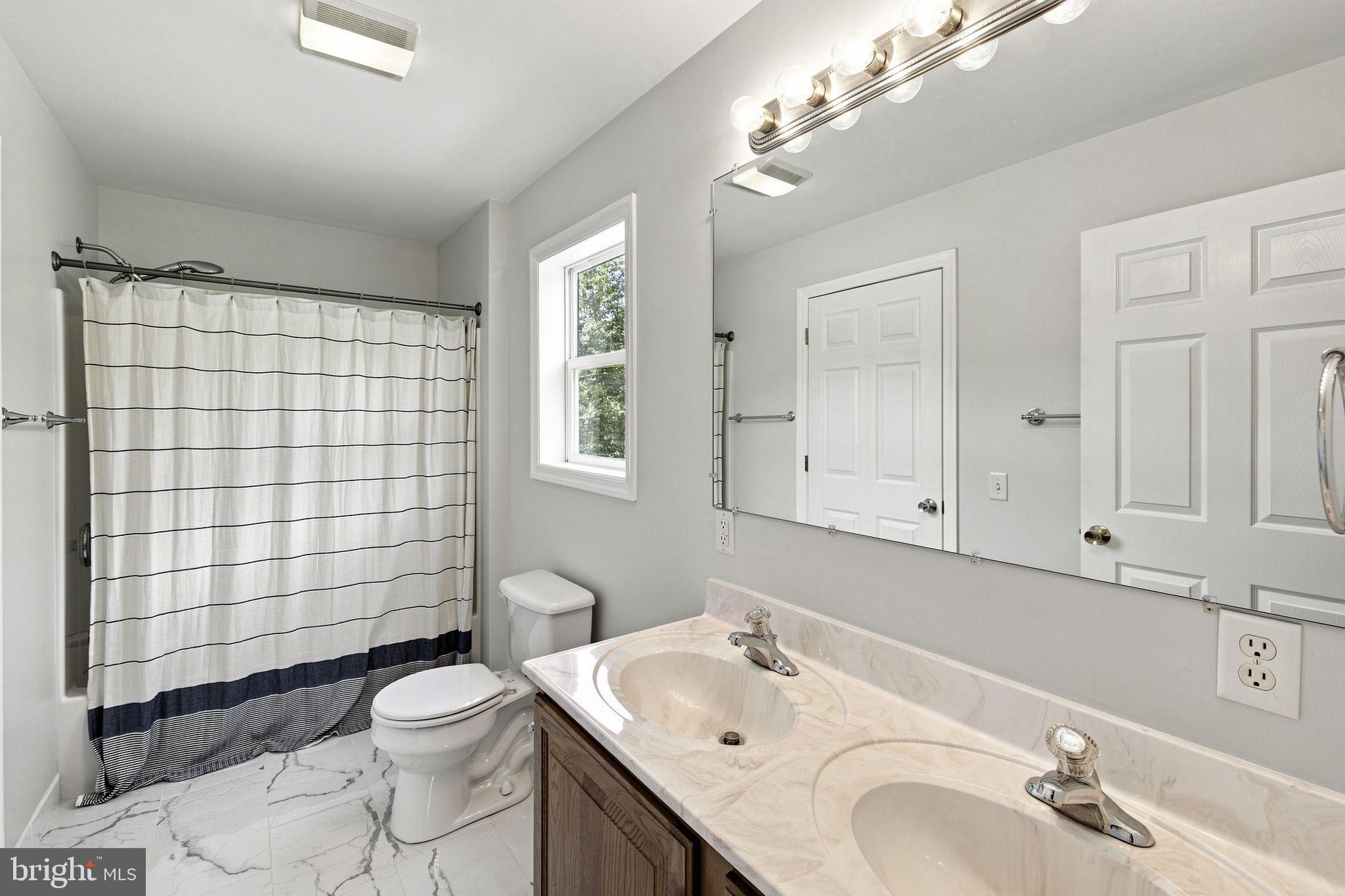 1245 Parish Road Reva, VA 22735 - Photo 23 of 70 Full Bathroom between Bedroom 1 and 2