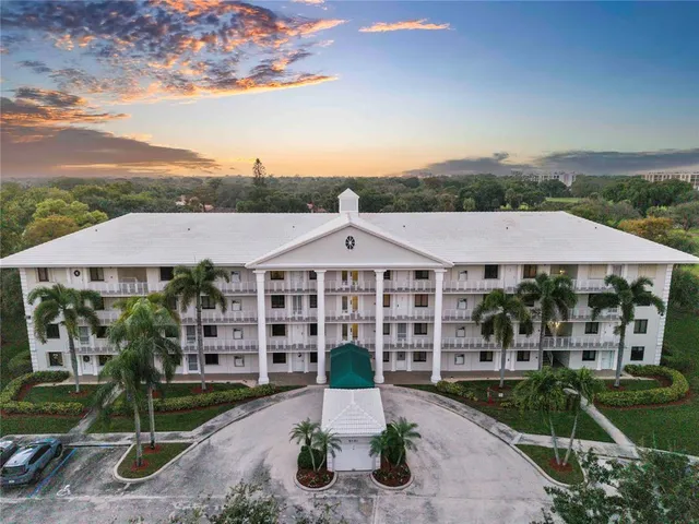 $350,000 | 6181 Balboa Circle, Unit 305, Boca Raton, FL 33433
