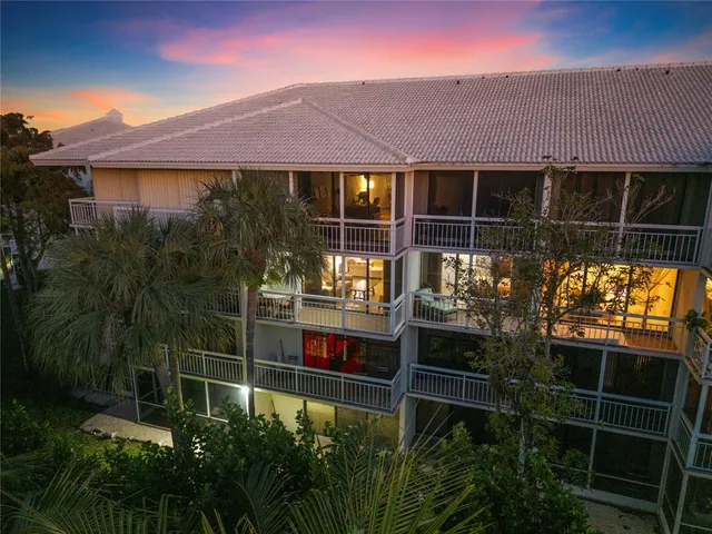 $350,000 | 6181 Balboa Circle, Unit 305, Boca Raton, FL 33433