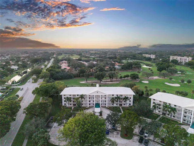 $350,000 | 6181 Balboa Circle, Unit 305, Boca Raton, FL 33433