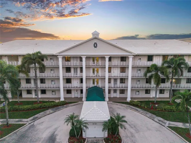 $350,000 | 6181 Balboa Circle, Unit 305, Boca Raton, FL 33433