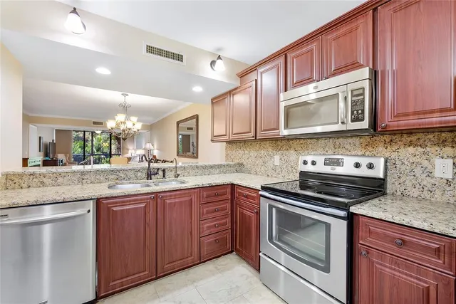$350,000 | 6181 Balboa Circle, Unit 305, Boca Raton, FL 33433