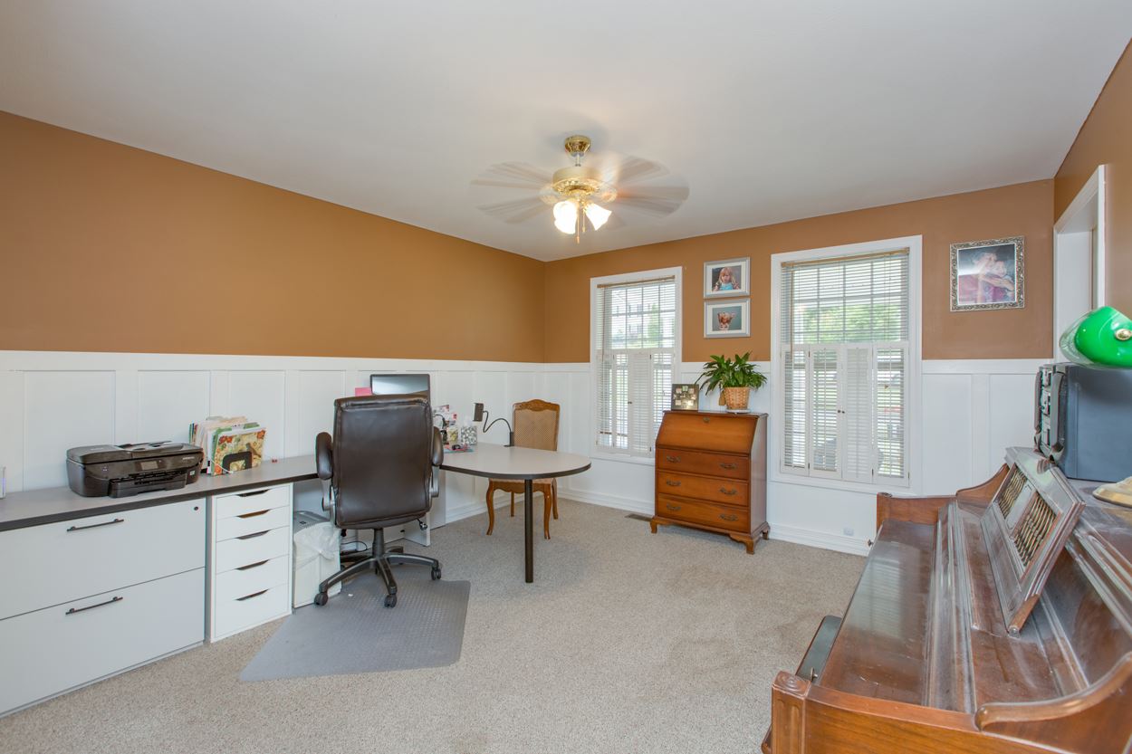 718 Bryant Road Manchester, NH 03109 - Photo 15 of 39