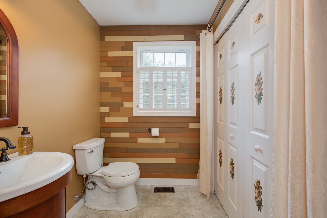 718 Bryant Road Manchester, NH 03109 - Photo 17 of 39