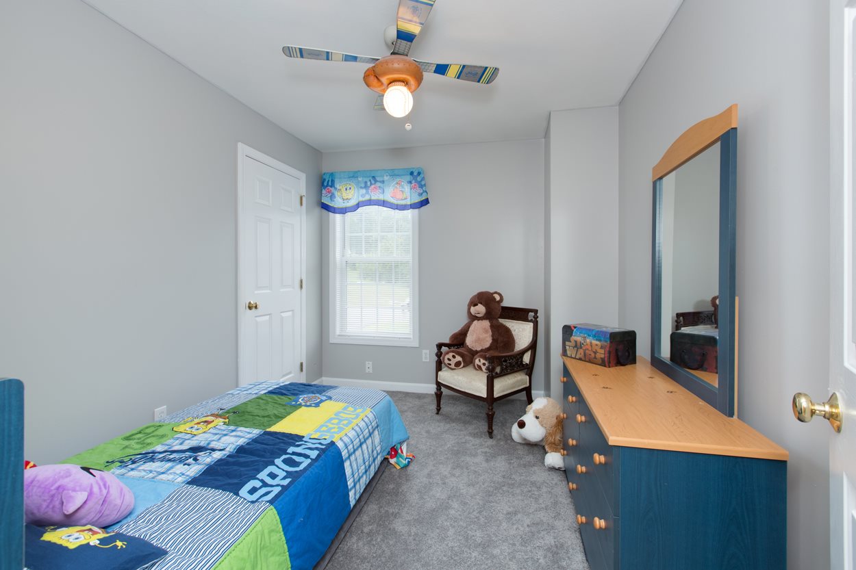 718 Bryant Road Manchester, NH 03109 - Photo 19 of 39