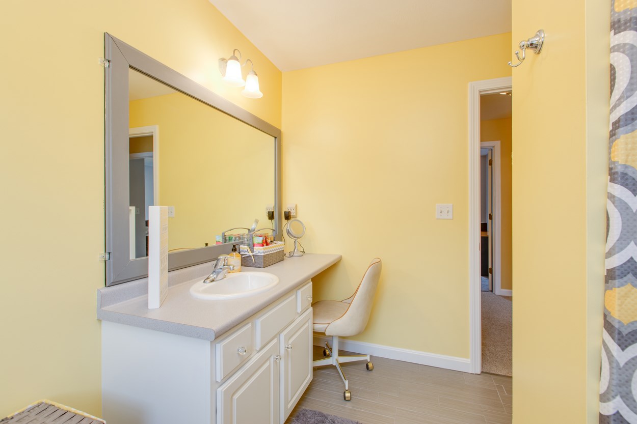 718 Bryant Road Manchester, NH 03109 - Photo 21 of 39
