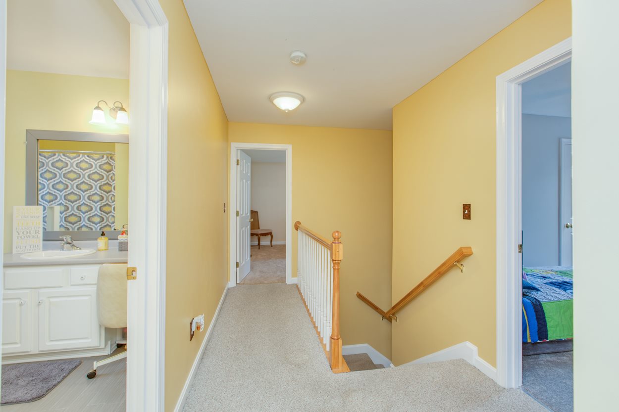 718 Bryant Road Manchester, NH 03109 - Photo 24 of 39