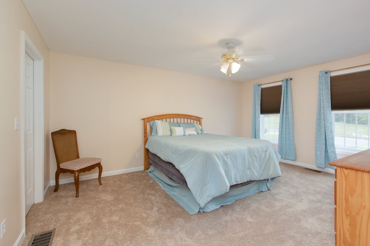 718 Bryant Road Manchester, NH 03109 - Photo 25 of 39