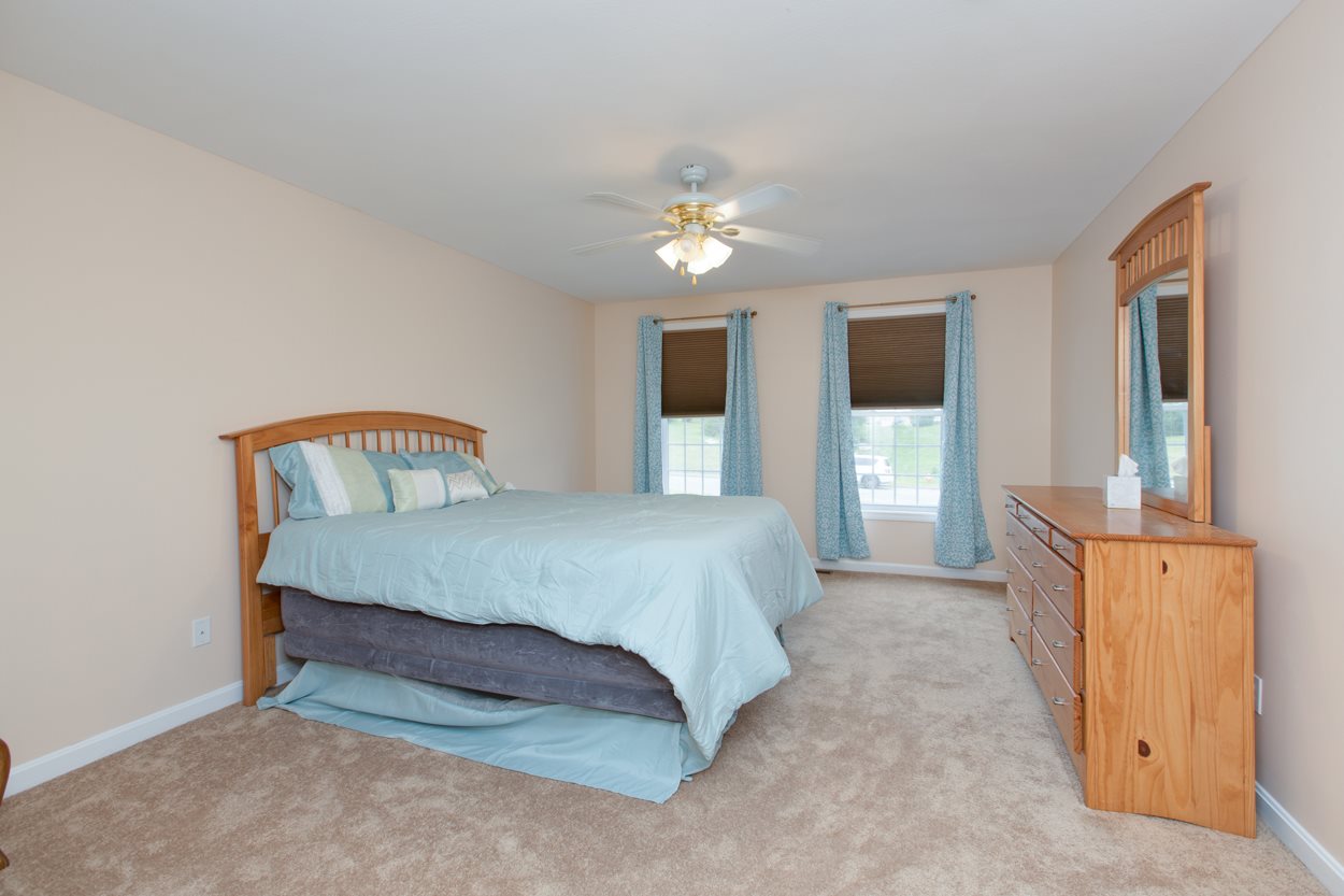 718 Bryant Road Manchester, NH 03109 - Photo 26 of 39