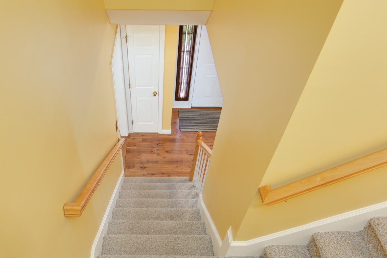 718 Bryant Road Manchester, NH 03109 - Photo 29 of 39