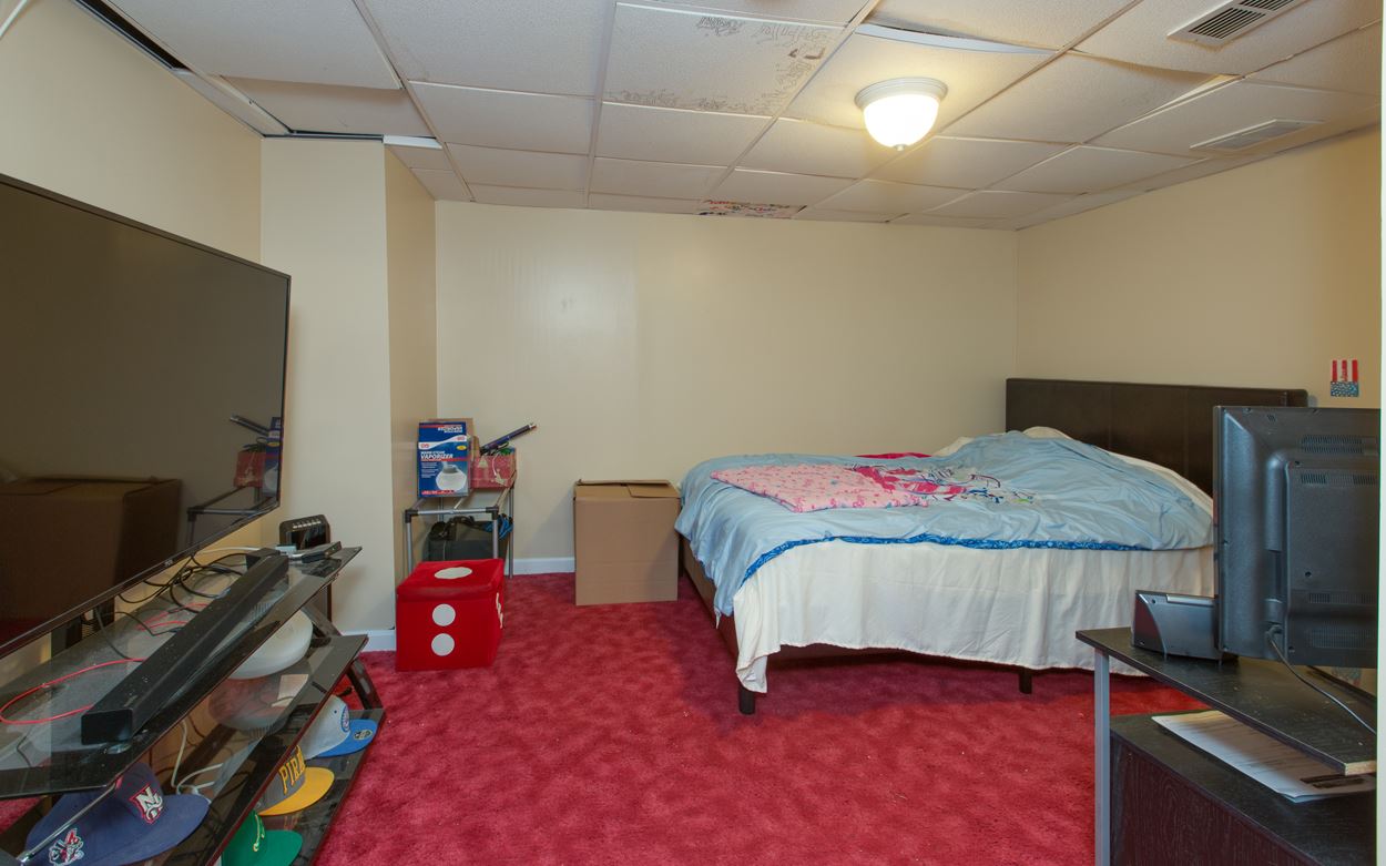 718 Bryant Road Manchester, NH 03109 - Photo 34 of 39
