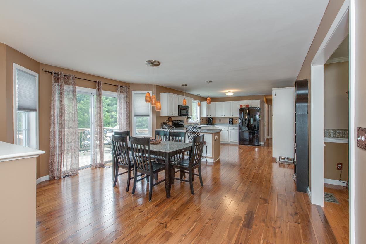 718 Bryant Road Manchester, NH 03109 - Photo 5 of 39