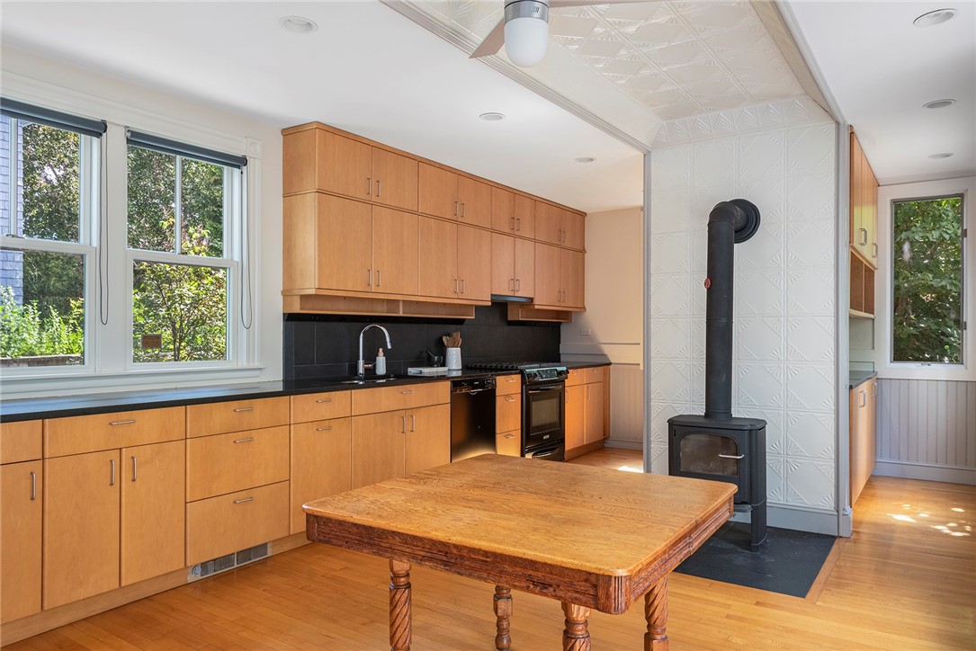 25 Creighton Street Providence, RI 02906 - Photo 15 of 46