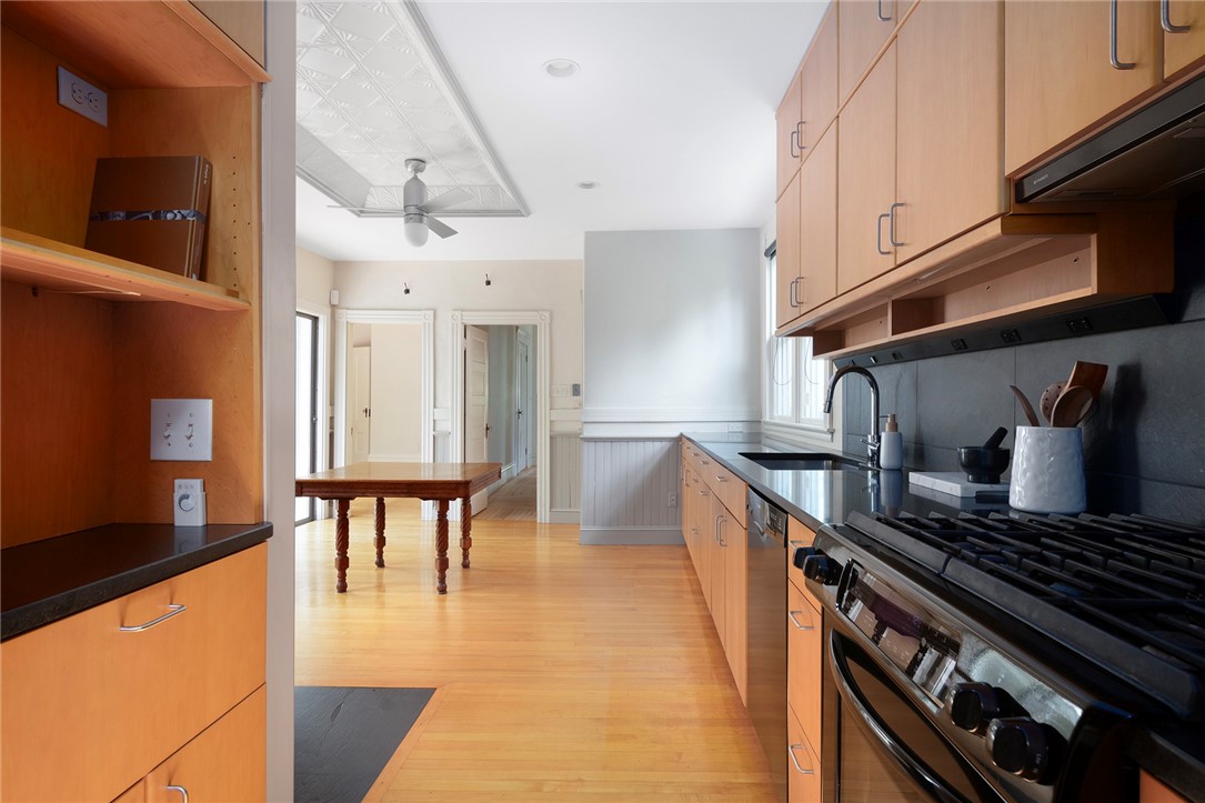 25 Creighton Street Providence, RI 02906 - Photo 19 of 46