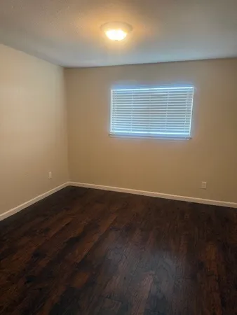 $1,200 | 908 Guadalupe Street, Lockhart, TX 78644