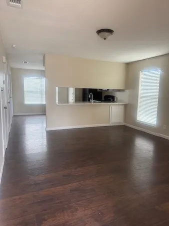 $1,200 | 908 Guadalupe Street, Lockhart, TX 78644