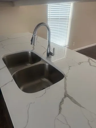 $1,200 | 908 Guadalupe Street, Lockhart, TX 78644