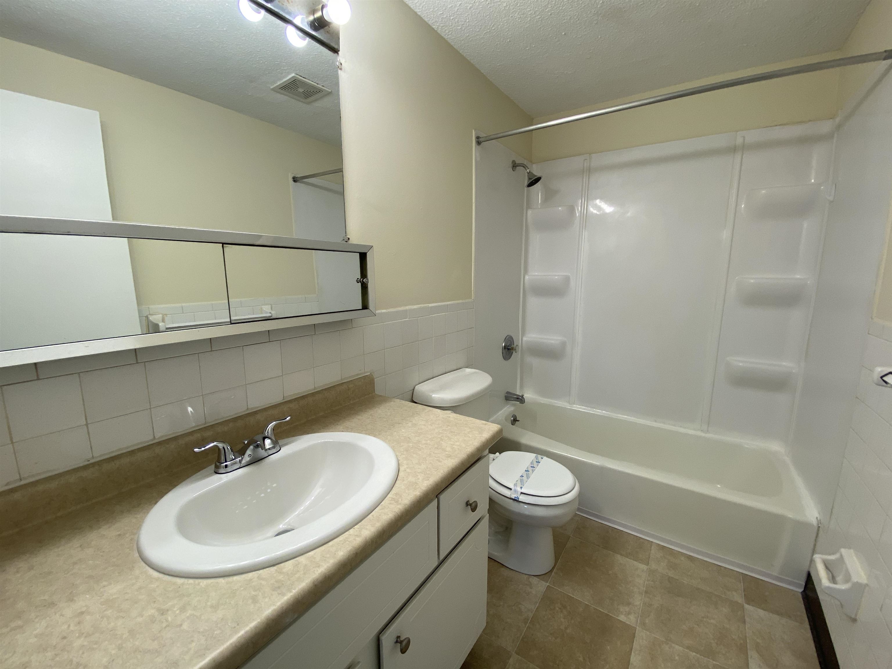 29 Capron Road, Unit 21 Milford, NH 03055 - Photo 8 of 38