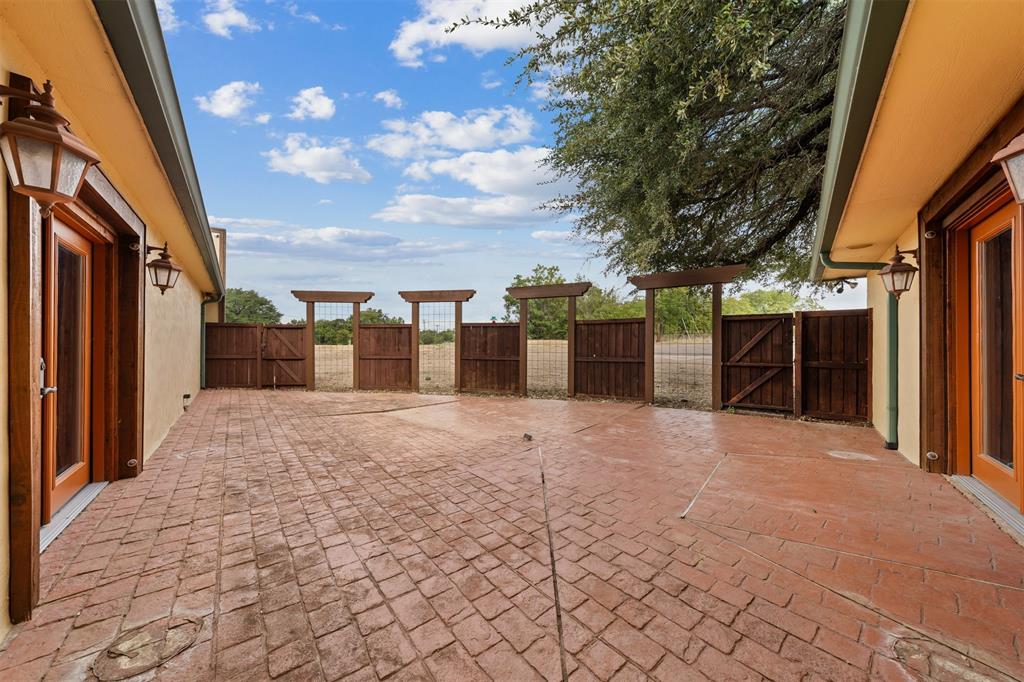 6401 Rock Creek Road Waco, TX 76708 - Photo 27 of 40 Gallery Image 27