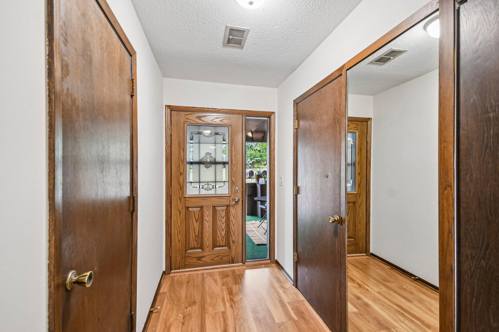 1748 McKnight Road North, Unit 24 Maplewood, MN 55109 - Photo 5 of 29 Gallery Image 5