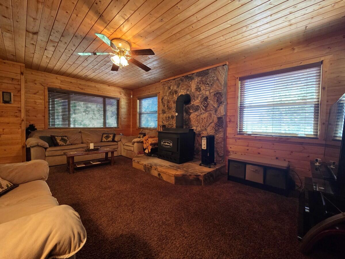 95 East Rim Road Duck Creek Village, UT 84762 - Photo 9 of 49 Living Room1
