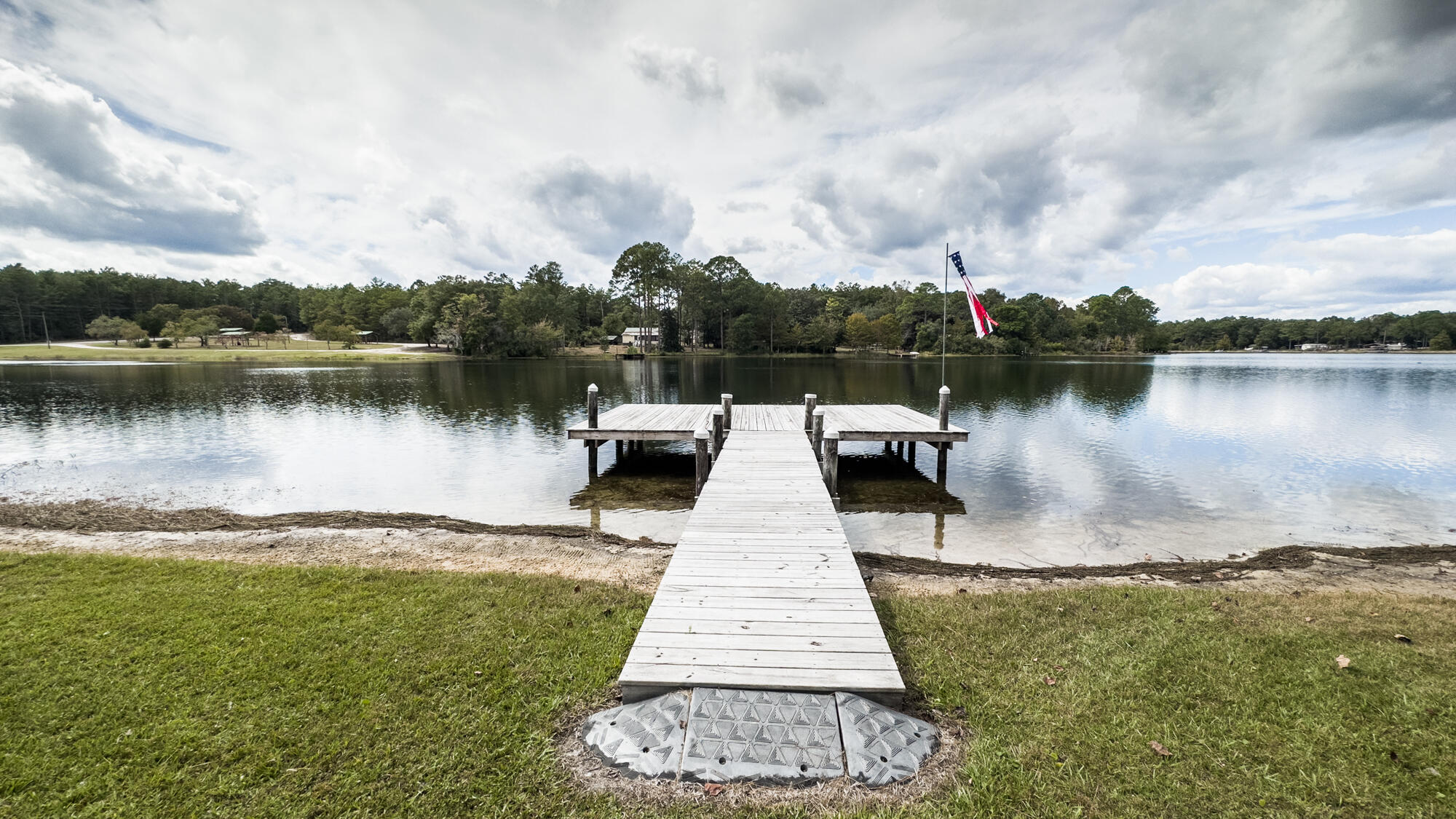 125 Red Eye Road DeFuniak Springs, FL 32433 - Photo 36 of 50 a view of a lake with houses